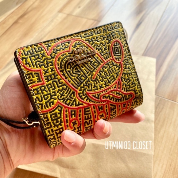 Coach Other - 🌈🏅NEW🏅Coach Disney Mickey Mouse wallet/leather/has coins zip pocket